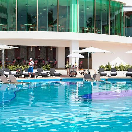 Altitude At Krystal Grand Cancun Exterior photo
