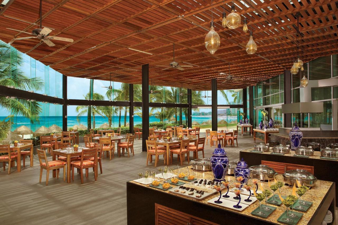 Altitude At Krystal Grand Cancun Exterior photo