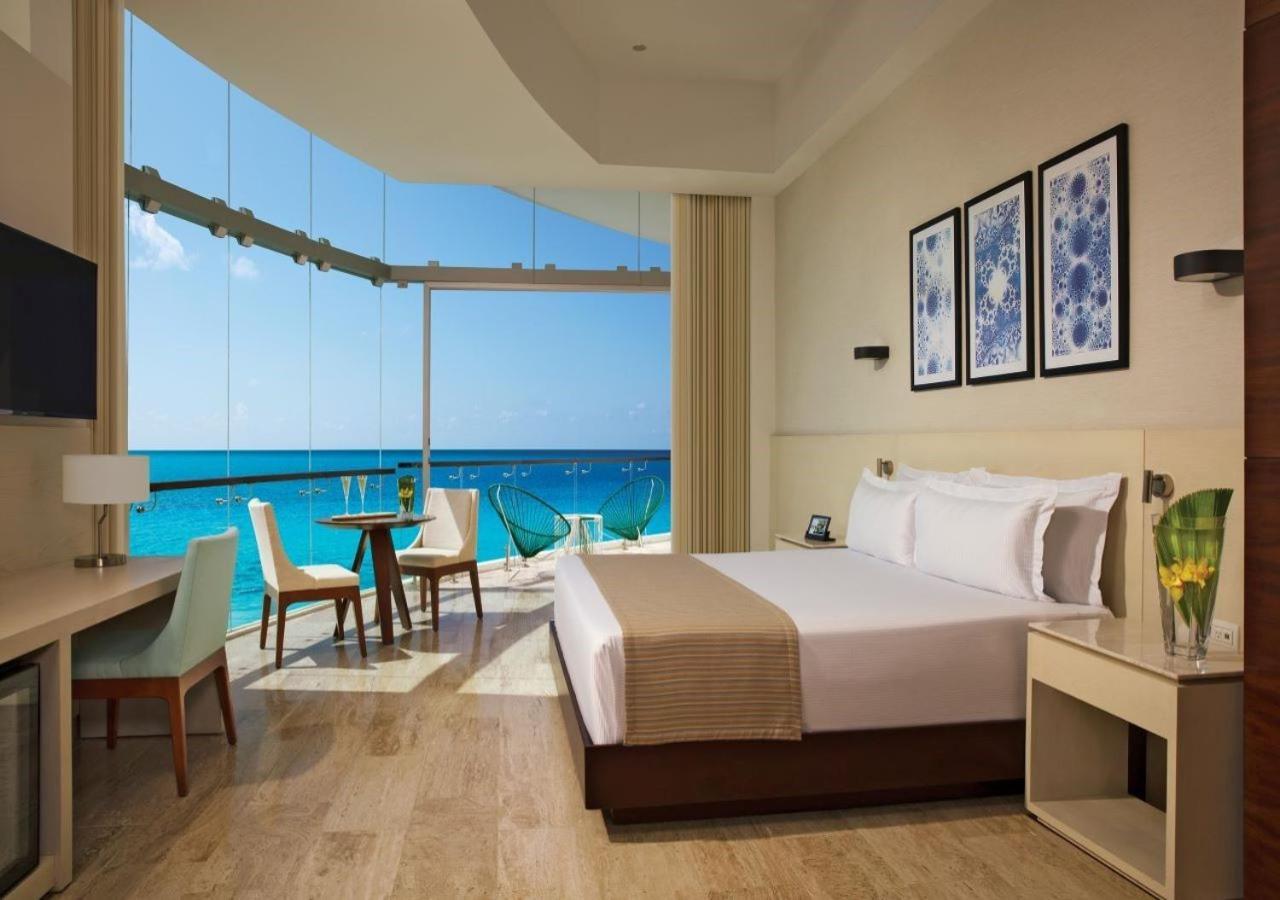 Altitude At Krystal Grand Cancun Exterior photo