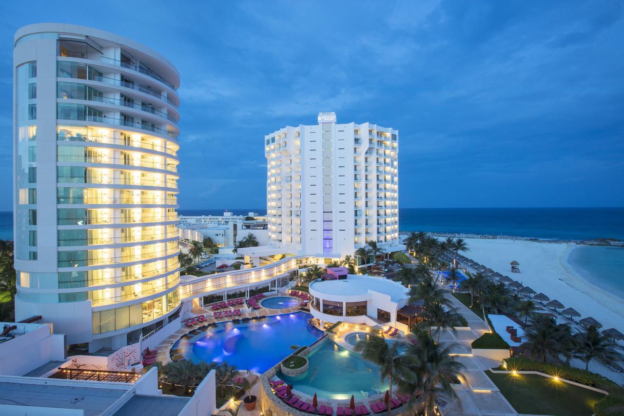 Altitude At Krystal Grand Cancun Exterior photo