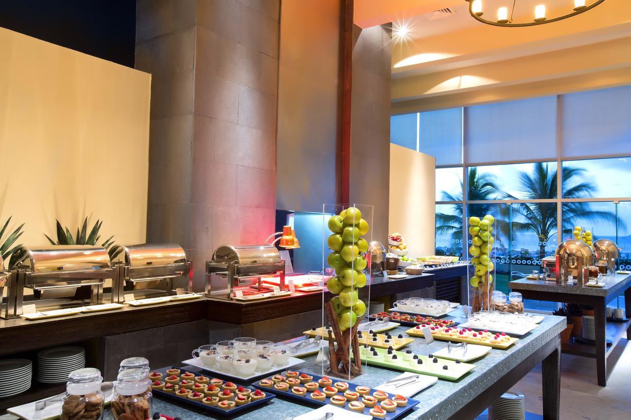 Altitude At Krystal Grand Cancun Exterior photo