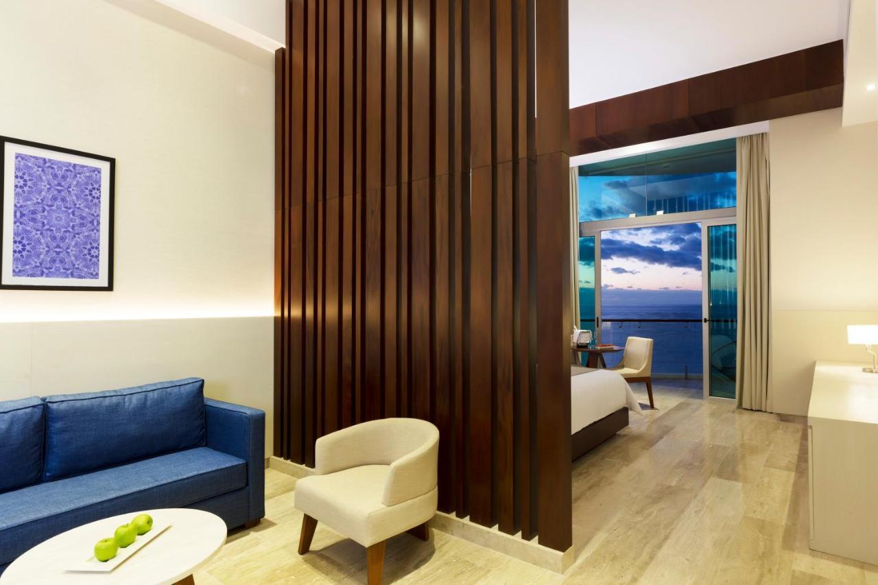 Altitude At Krystal Grand Cancun Exterior photo