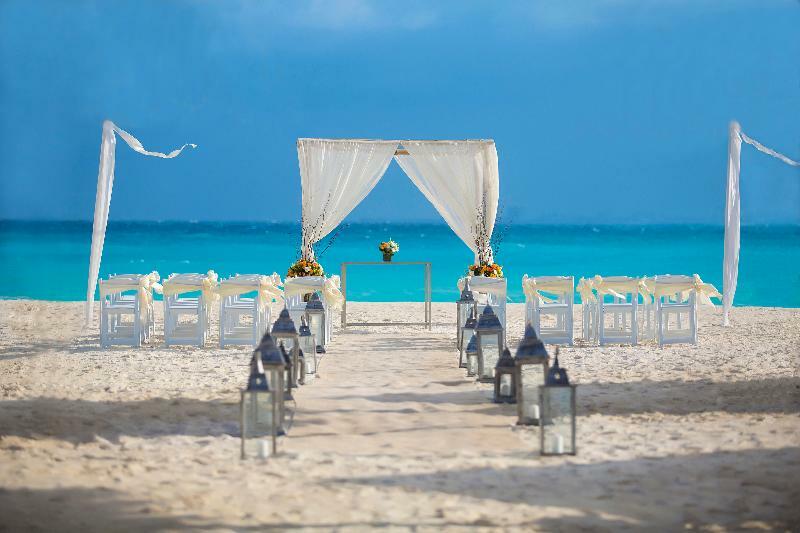 Altitude At Krystal Grand Cancun Exterior photo