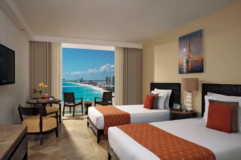 Altitude At Krystal Grand Cancun Exterior photo